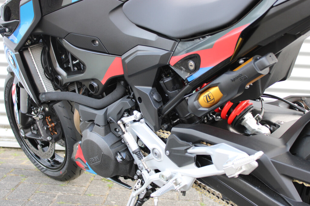 BMW F 900 R 16