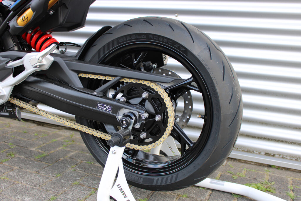 BMW F 900 R 25