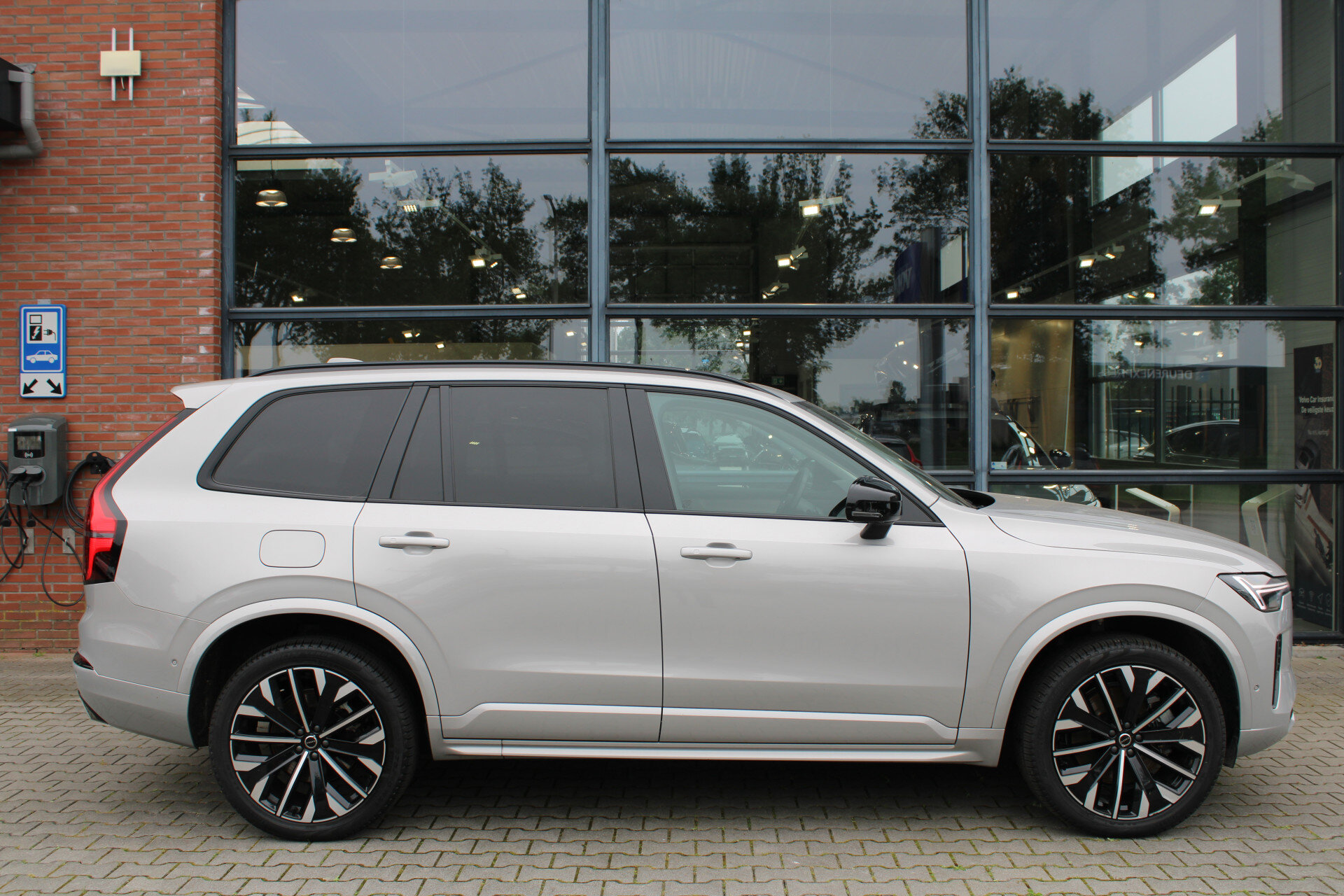 Volvo XC90 T8 Plug-in hybrid AWD Ultra Dark - Afbeelding 3