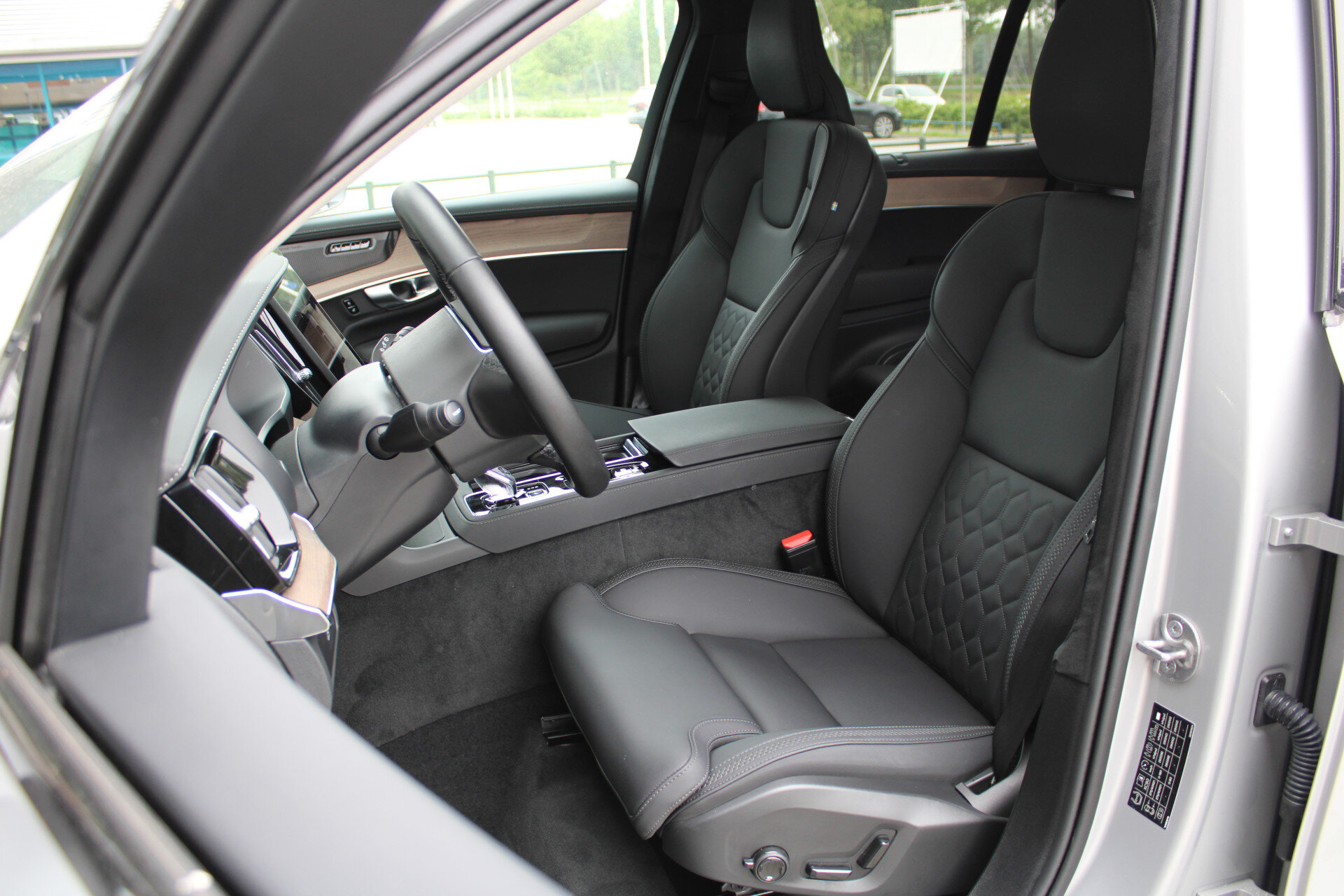 Volvo XC90 T8 Plug-in hybrid AWD Ultra Dark - Afbeelding 4