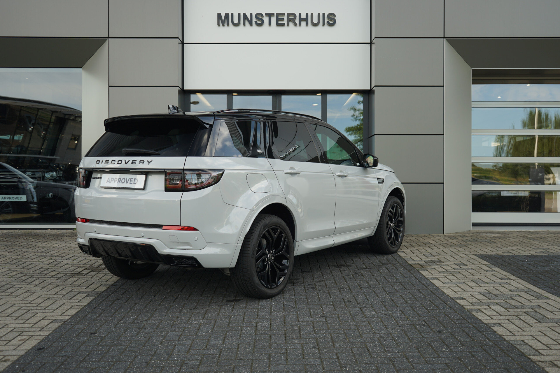 Land Rover Discovery Sport P270e PHEV Business Landmark Edition - Afbeelding 2