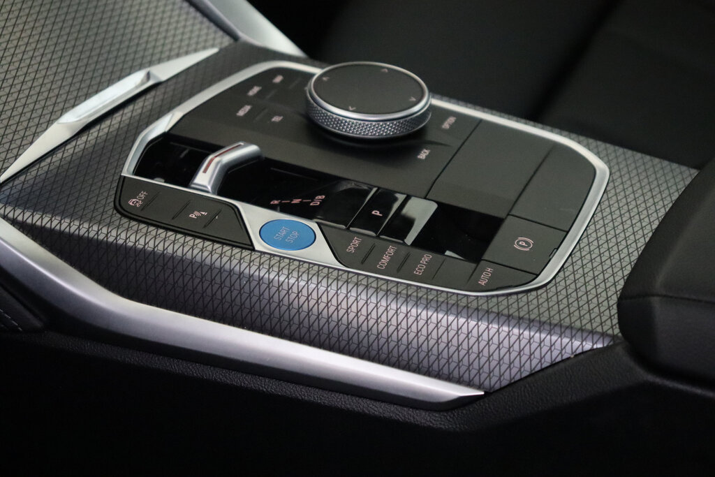 BMW i4 6