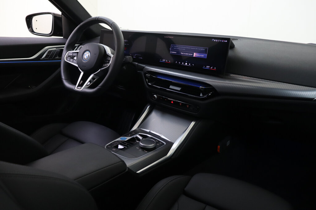 BMW i4 16