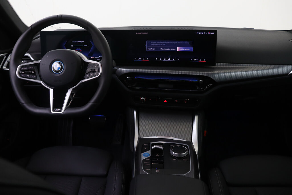 BMW i4 23