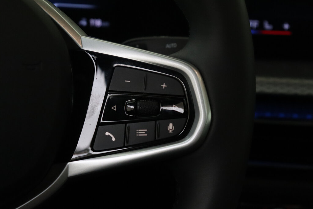 BMW i4 27