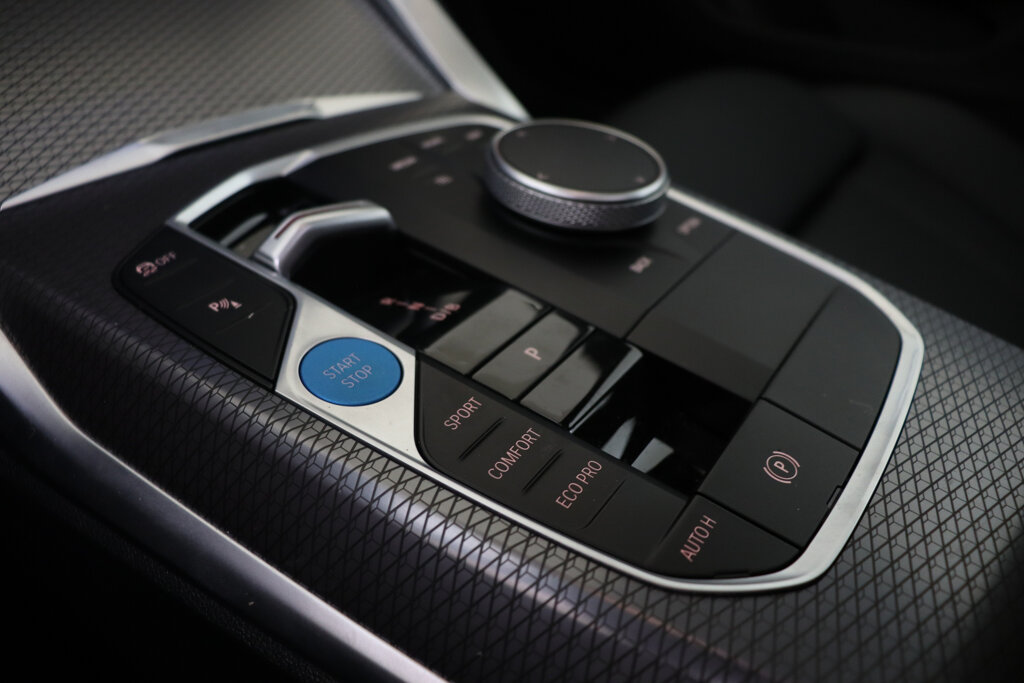 BMW i4 29