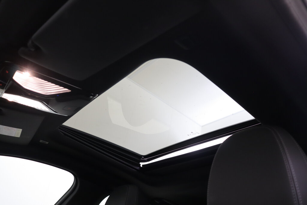 BMW i4 48