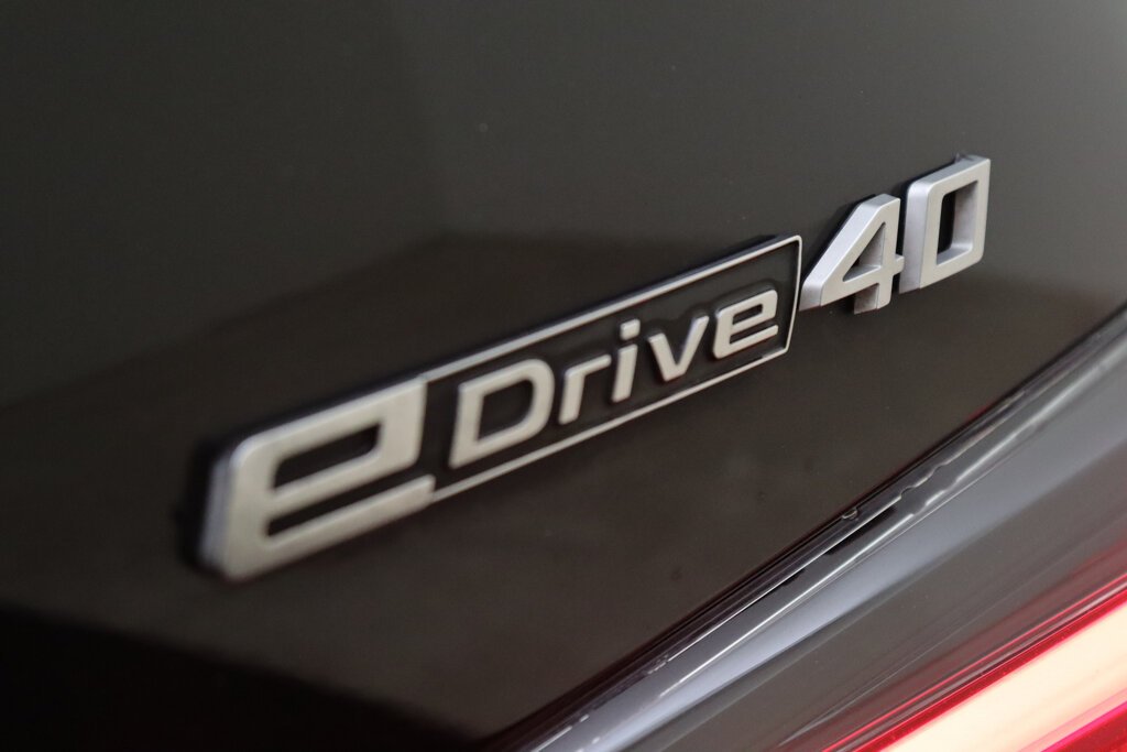 BMW i4 52