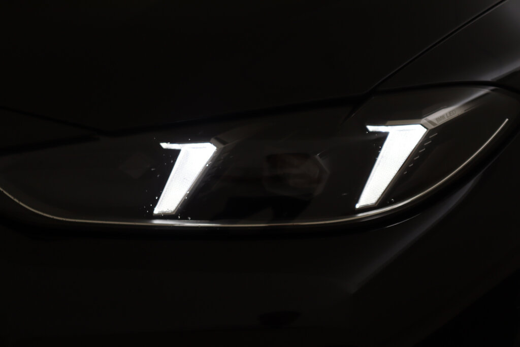 BMW i4 57