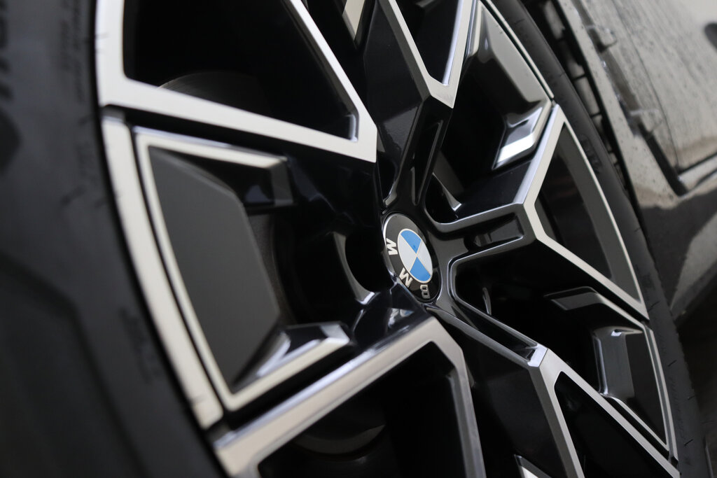BMW i4 60