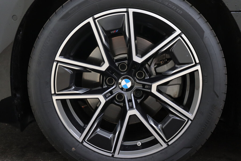 BMW i4 61