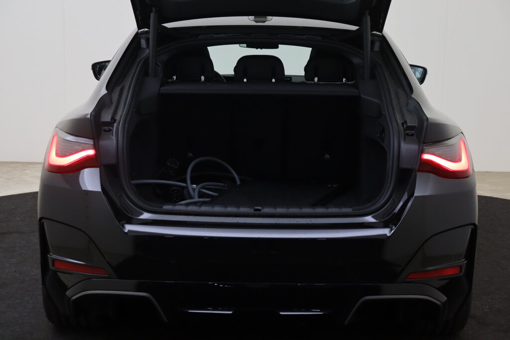 BMW i4 62
