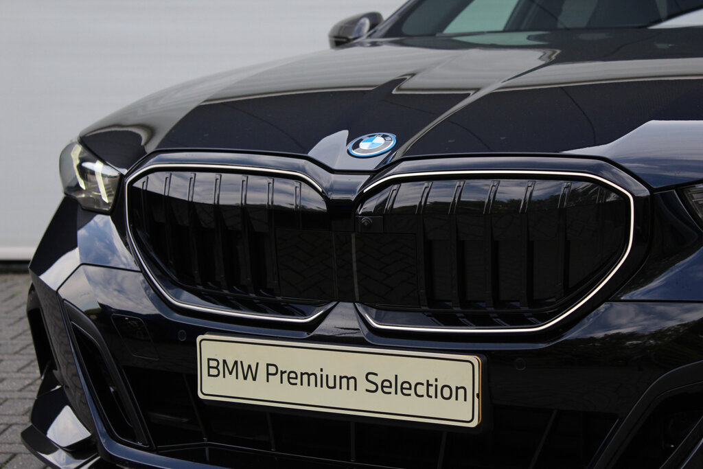 BMW i5 13