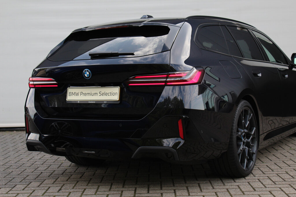 BMW i5 19
