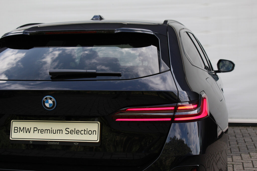 BMW i5 21