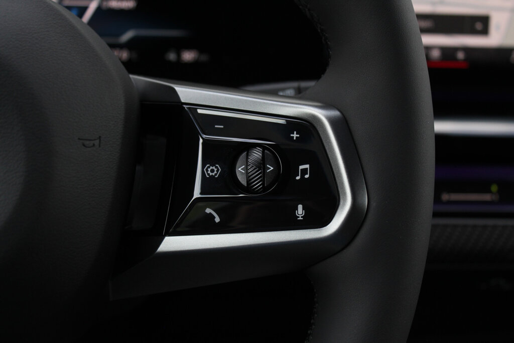 BMW i5 33