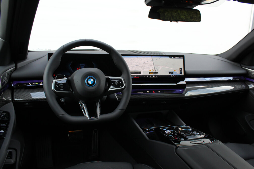 BMW i5 34