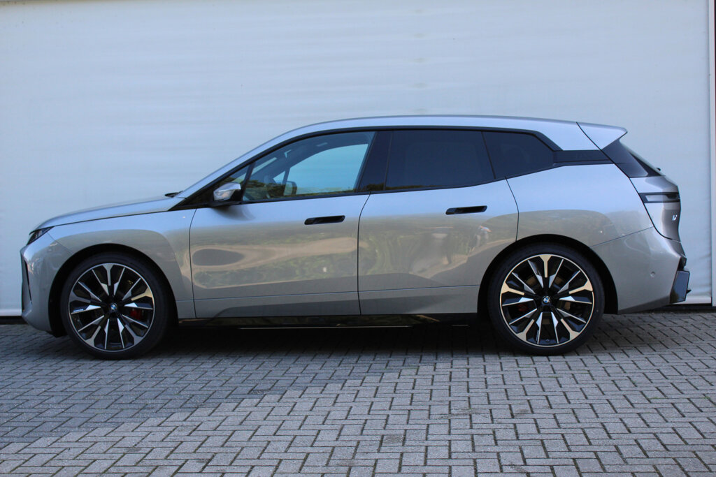 BMW iX 6