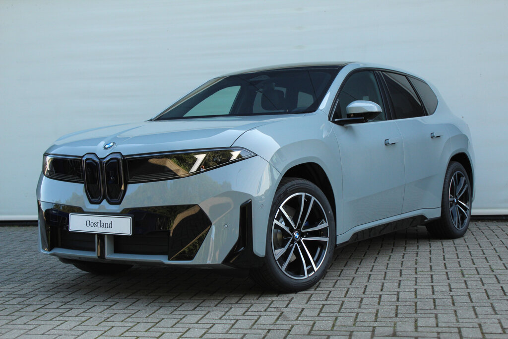 BMW iX3 1