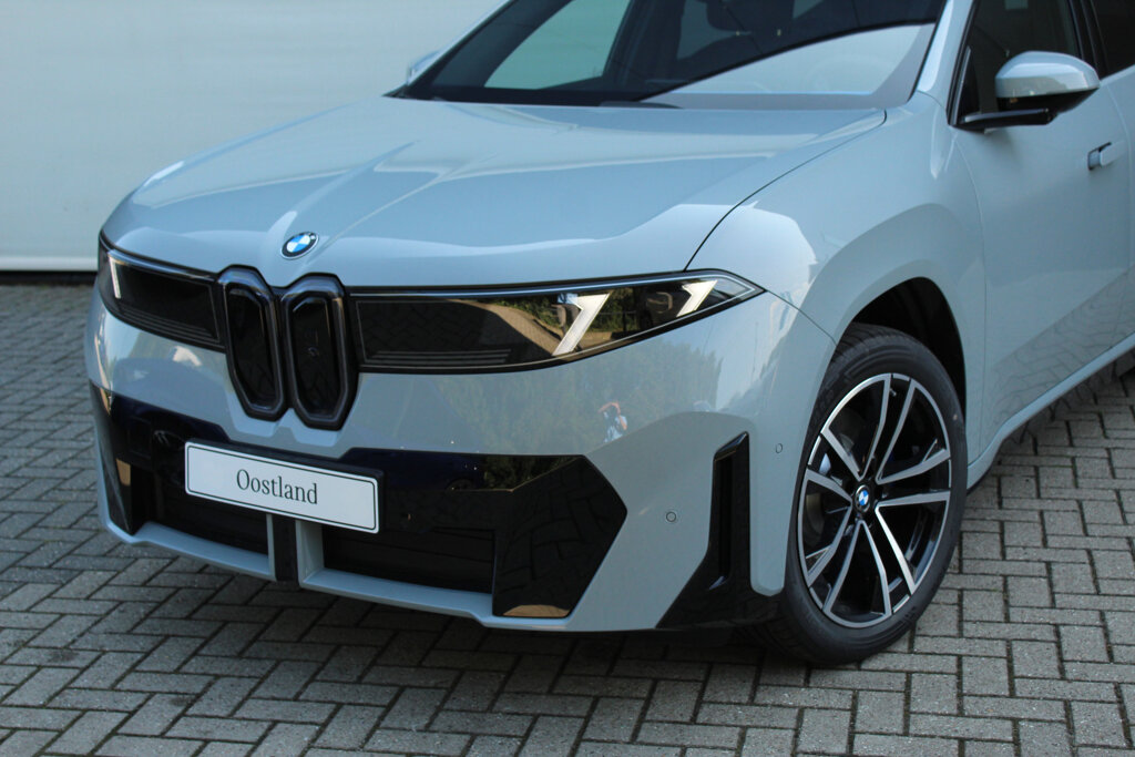 BMW iX3 7