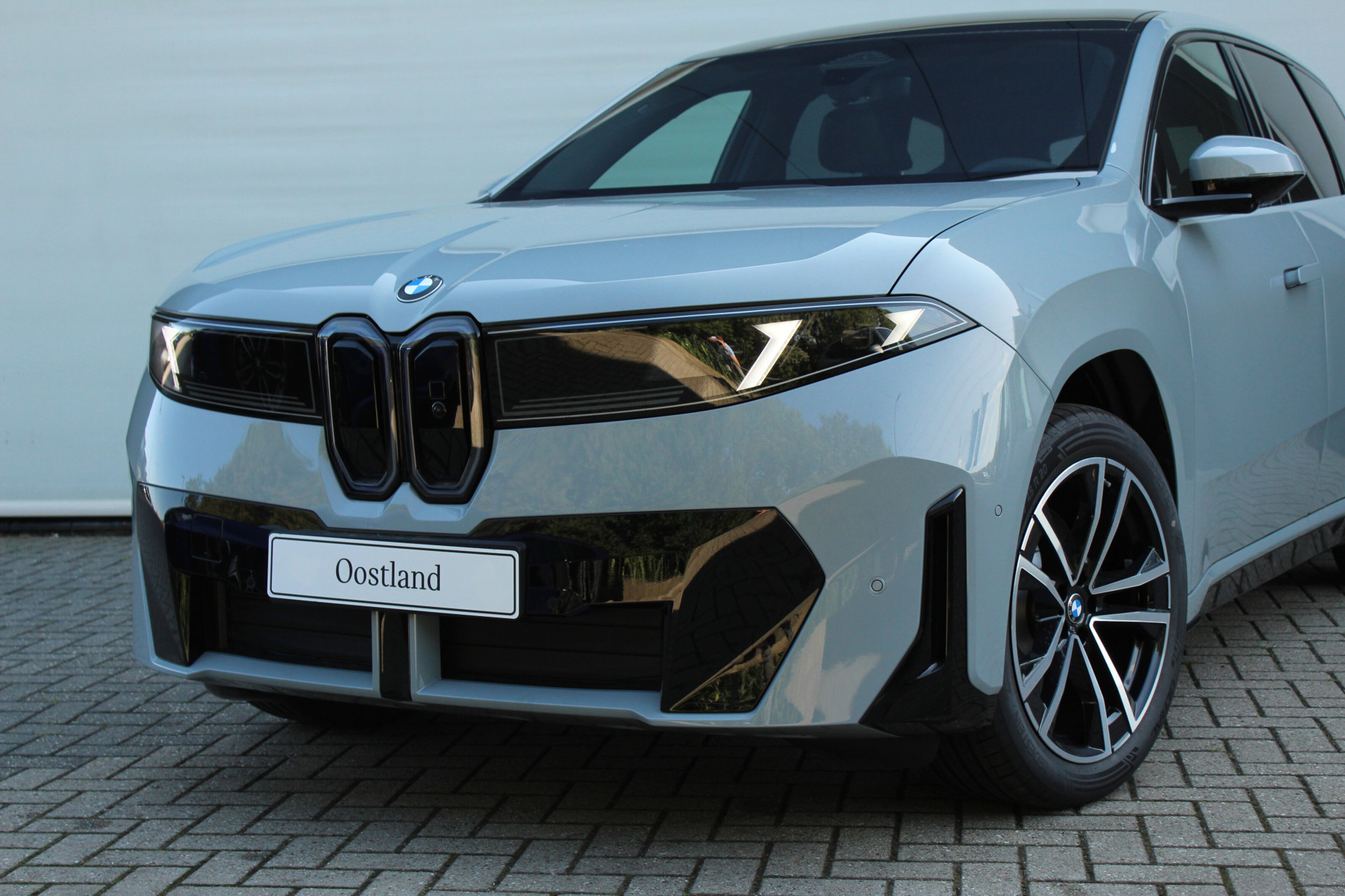 BMW iX3 8