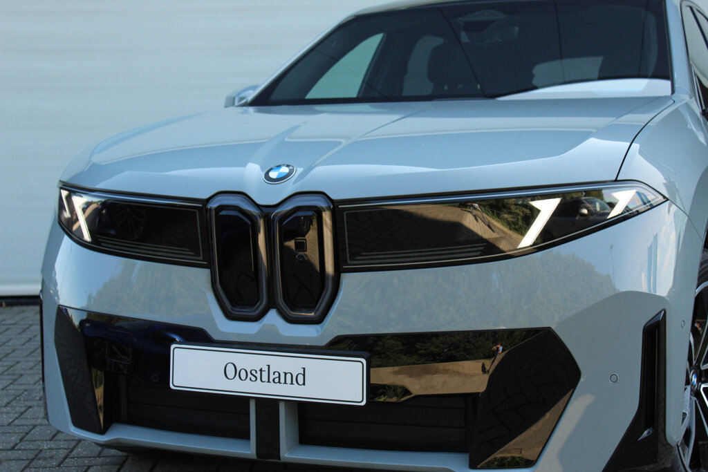 BMW iX3 9