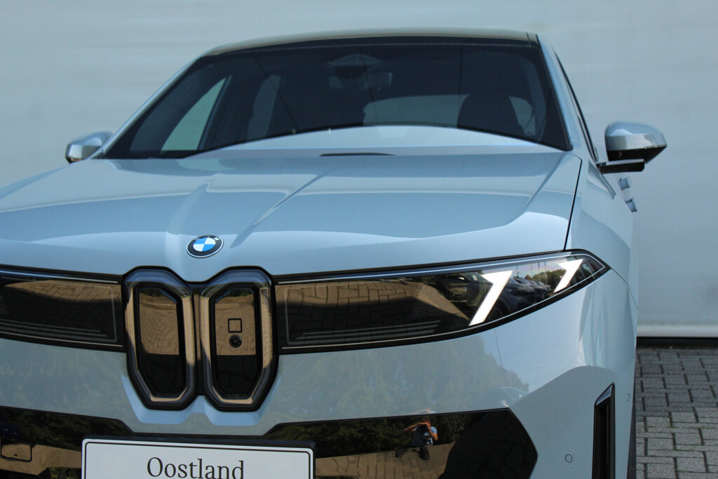 BMW iX3 14