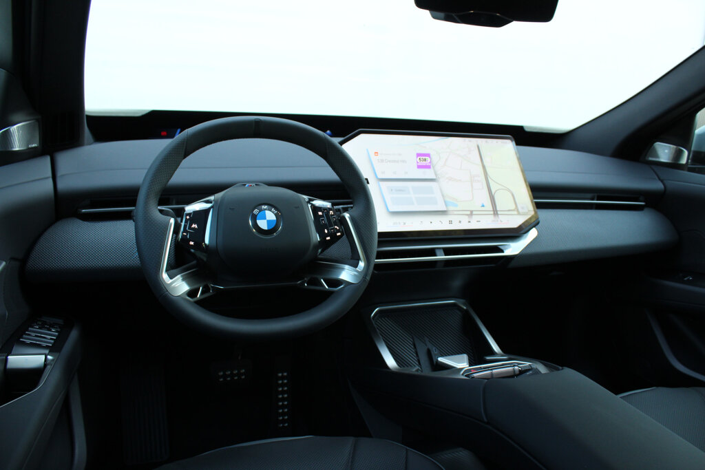 BMW iX3 26