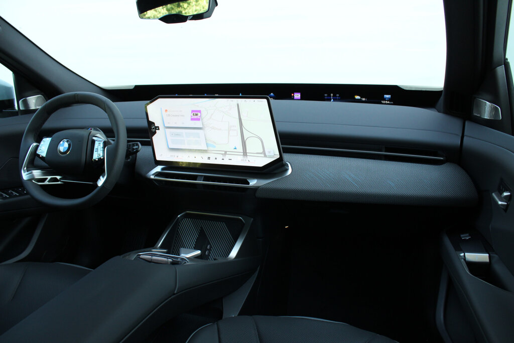 BMW iX3 28