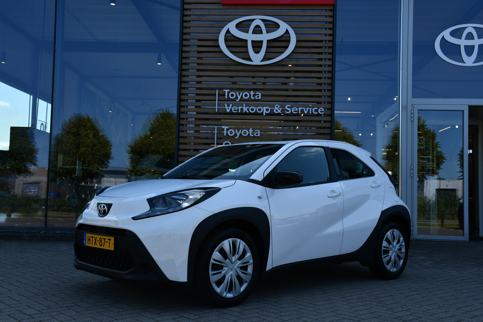 Toyota Aygo X 1.0 VVT-i MT Play 72pk