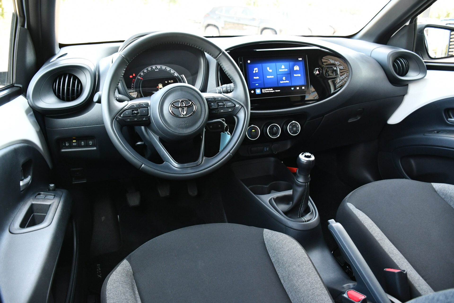 Toyota Aygo X 1.0 VVT-i MT Play 72pk - Afbeelding 2