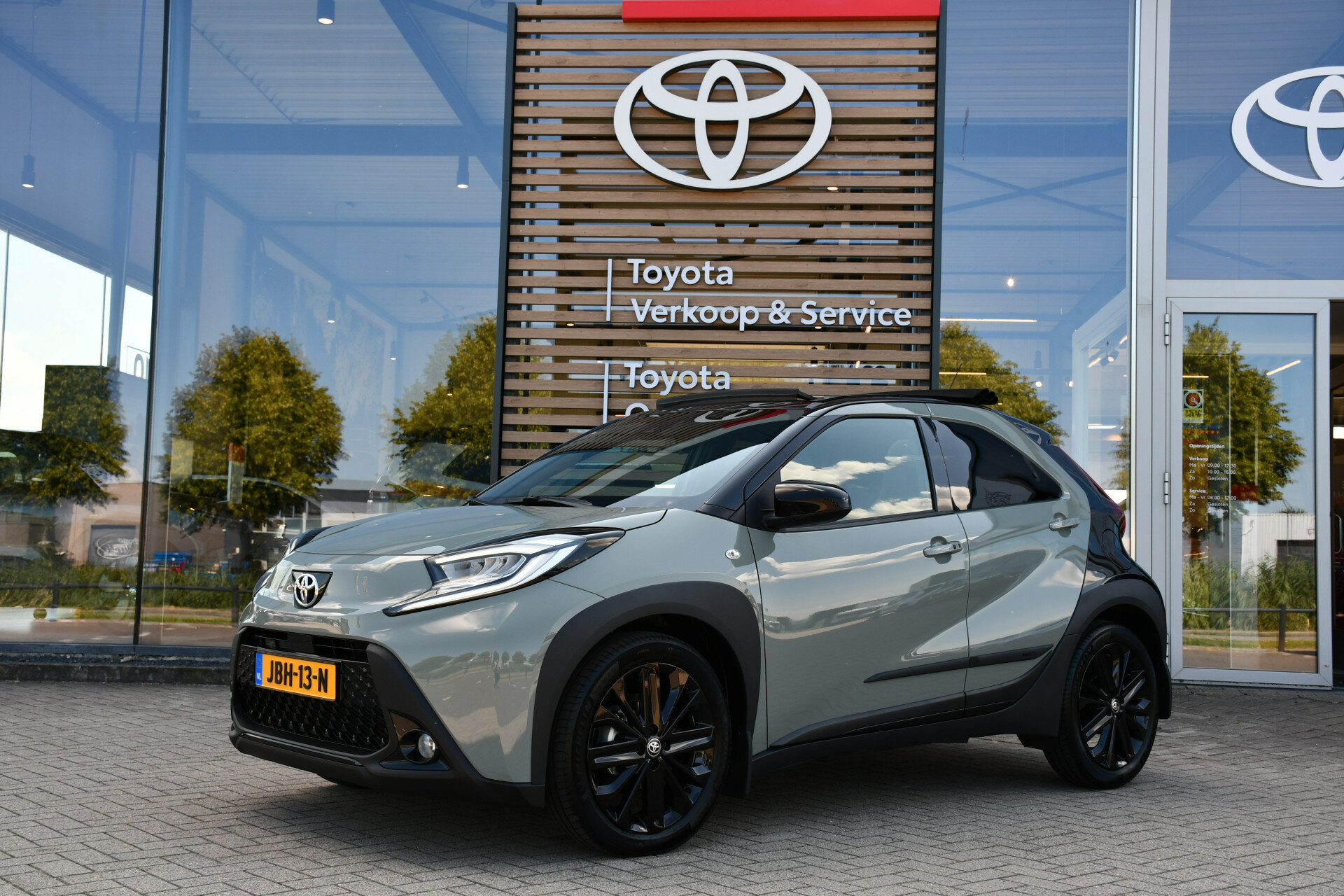 Toyota Aygo X 1.0 VVT-i S-CVT Premium Automaat 72pk