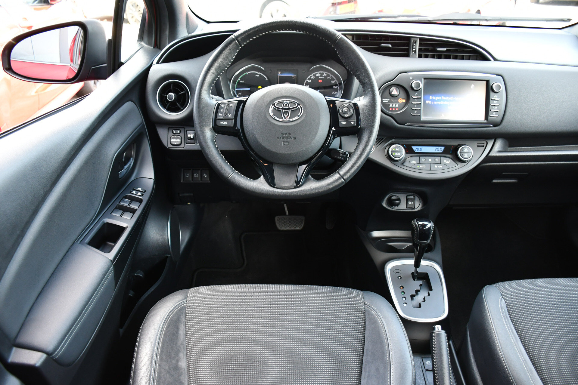 Toyota Yaris 1.5 Hybrid Executive Automaat 100pk - Afbeelding 2