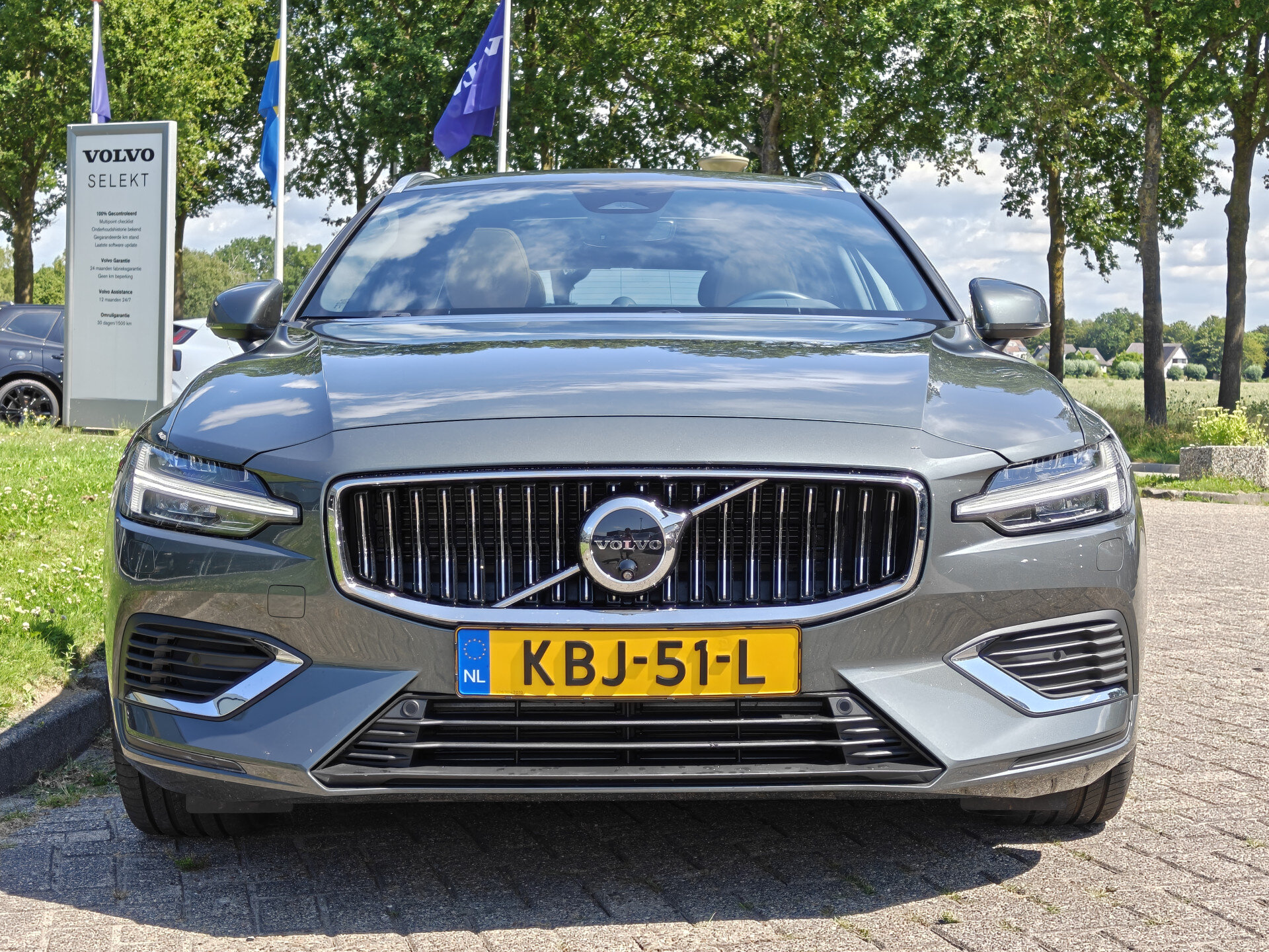 Volvo V60 T6 AWD 350PK Plug-in Hybrid Ultra Bright - Afbeelding 2
