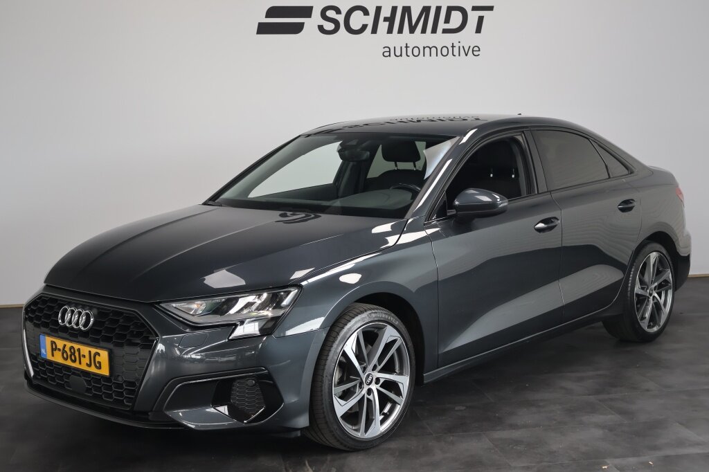 Audi A3 Limousine 35 TFSI edition one | Trekhaak | Carplay | Stoelverwarming | 18"