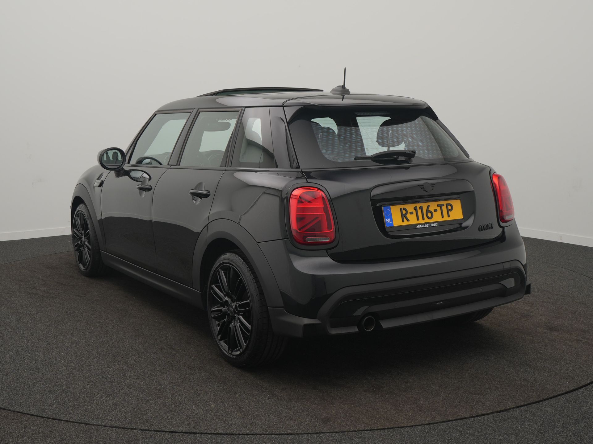 MINI 5-Deurs 1.5 Cooper Camden Plus Edition - Afbeelding 4