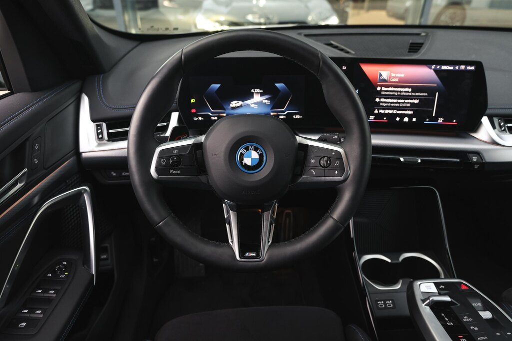 BMW iX1 3