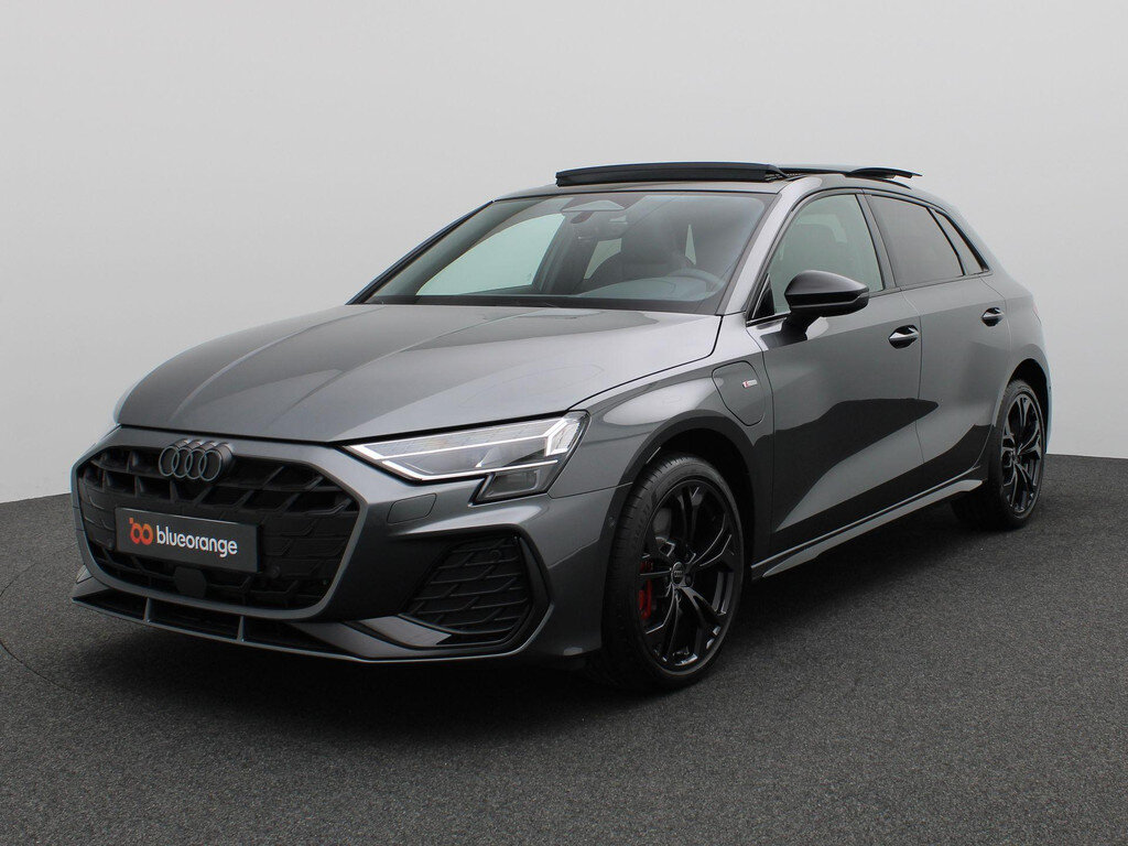 Audi A3 Sportback 45 TFSI e S edition Competition 272PK S-Tronic S-Line, Pano-Schuifdak, Memorystoel, Achteruitrijcamera, Matrix LED-verlichting, Leder, Elektr. Achterklep, Keyless, 18" LM Velgen - Afbeelding 2