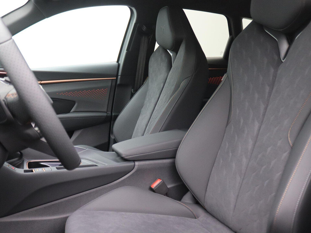 CUPRA Terramar 1.5 TSI e-Hybrid Business 204PK DSG Pano-Schuifdak, Wegklapbare Trekhaak, 20'' LM Velgen, Keyless, Head-up Display, 360gr. Camera, Stoel-Stuurverwarming, Matrix-LED Koplampen - Afbeelding 5