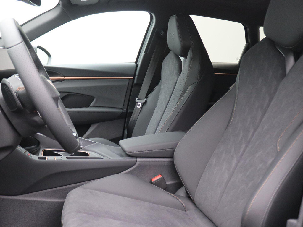 CUPRA Terramar 1.5 TSI e-Hybrid Business 204PK DSG Pano-Schuifdak, Trekhaak, 20" LM Velgen, Memorystoel, Keyless, Side Assist, Head-Up Display, 360gr. Camera, Stoel-Stuurverwarming - Afbeelding 5