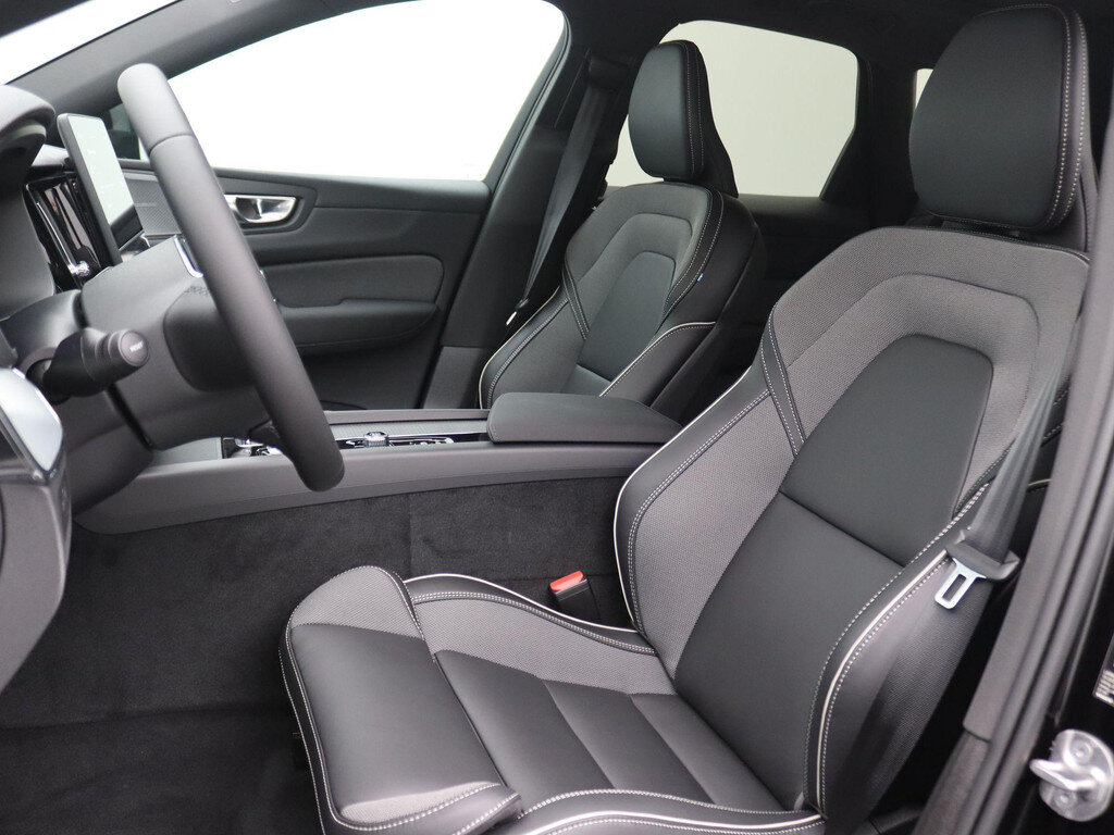Volvo XC60 2.0 T8 Plug-in hybrid AWD Plus Dark 455PK Aut. Pano-Schuifdak, 21" LM Velgen, 360gr. Camera, Head-Up Display, Elektr. Achterklep, Keyless, Memorystoel, Harman Kardon - Afbeelding 5