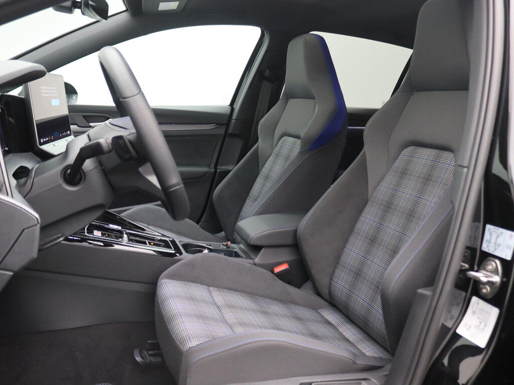 Volkswagen Golf 1.5 eHybrid GTE 272 PK SOH 100%, Panorama Dak, Head-up Display, Dodehoek Detectie, Keyless, Matrix Led, Stoelverwarming, Trekhaak - Afbeelding 5