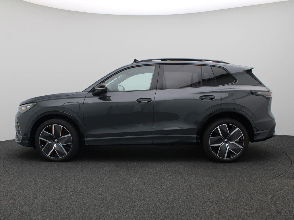 Volkswagen Tiguan 1.5 eHybrid R-Line Edition 272PK DSG Panoramadak, Trekhaak, 360gr. Camera, Black Style, 20" LM Velgen, Head-Up Display, Harman Kardon Audio, Elektr. Achterklep - Afbeelding 3