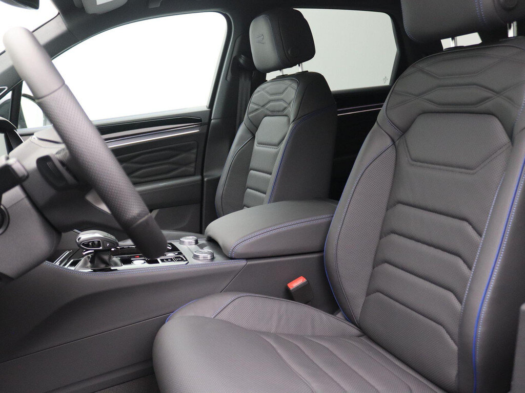 Volkswagen Touareg 3.0 TSi eHybrid 4MOTION R Edition 462PK Aut. Final Edition, Panoramadak, Trekhaak, Luchtvering, Keyless, Matrix LED-Verlichting, Alarm, 22" LM Velgen, Memorystoelen, Softclose - Afbeelding 5