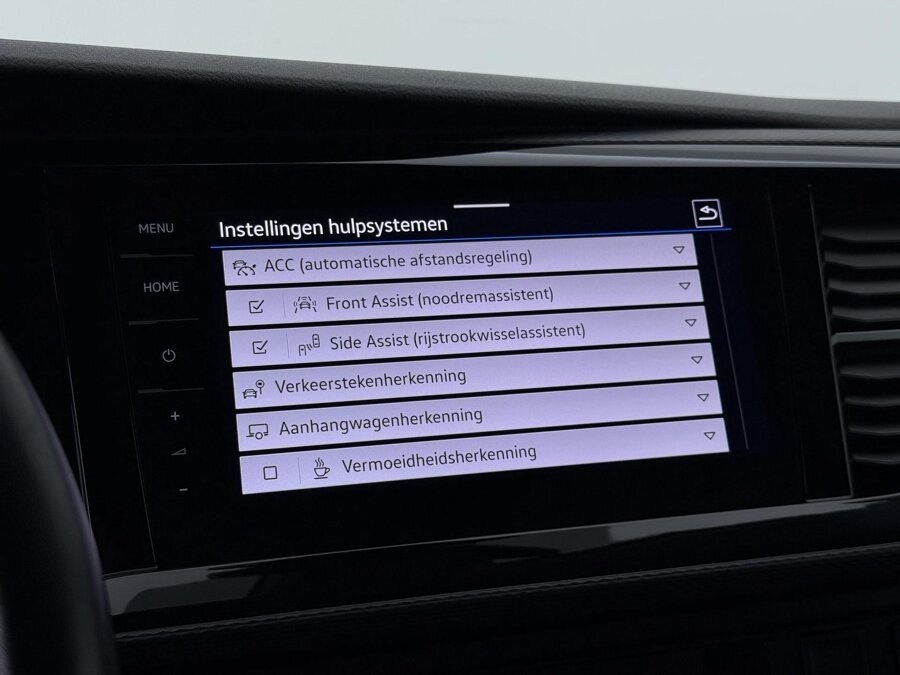 Volkswagen Bedrijfswagens Transporter 2.0 TDI 150 PK DSG L1H1 28 Bulli