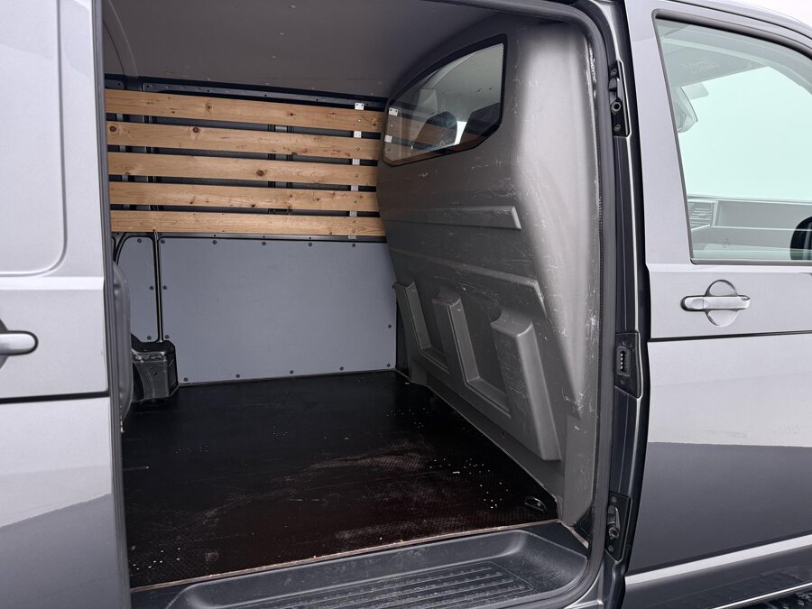 Volkswagen Bedrijfswagens Transporter 2.0 TDI 150 PK DSG L1H1 28 Bulli