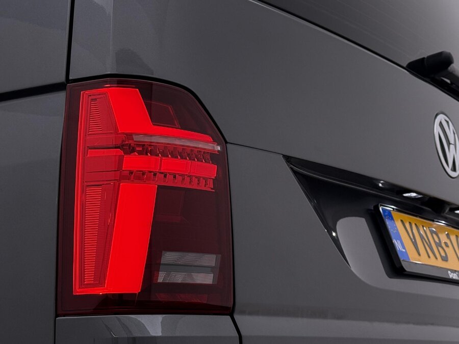 Volkswagen Bedrijfswagens Transporter 2.0 TDI 150 PK DSG L1H1 28 Bulli