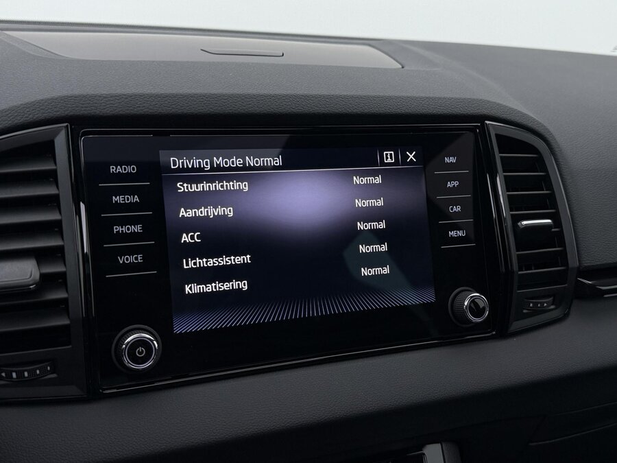 Škoda Karoq 1.5 TSI Sportline Business