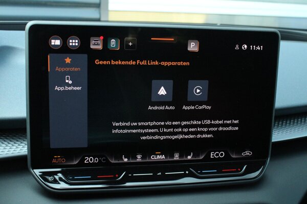 Apple Carplay/Android Auto Apple Carplay/Android Auto