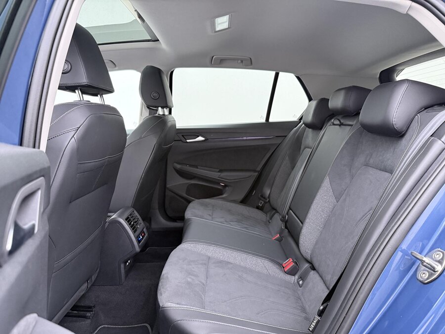 Volkswagen Golf 1.5 eHybrid Style